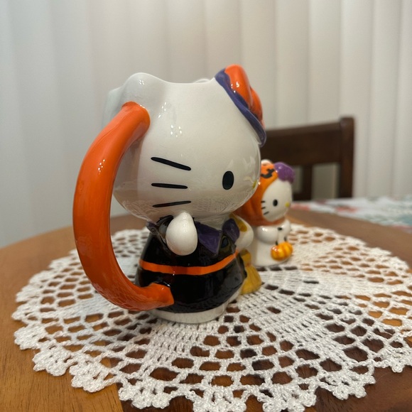 HELLO KITTY HALLOWEEN WITCH FIGURAL MUG AND GHOST ORNAMENT SET - Picture 4 of 9